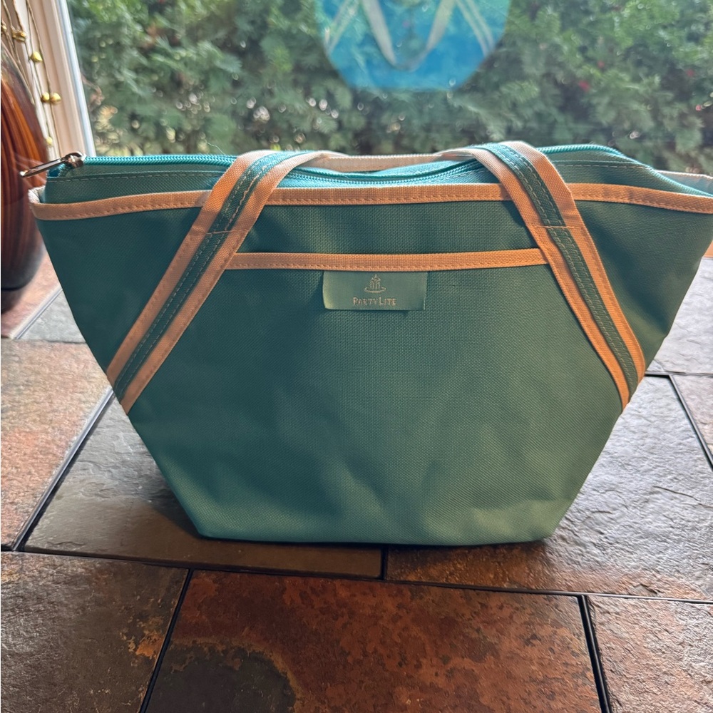 PartyLite insulated lunch tote or cooler bag.